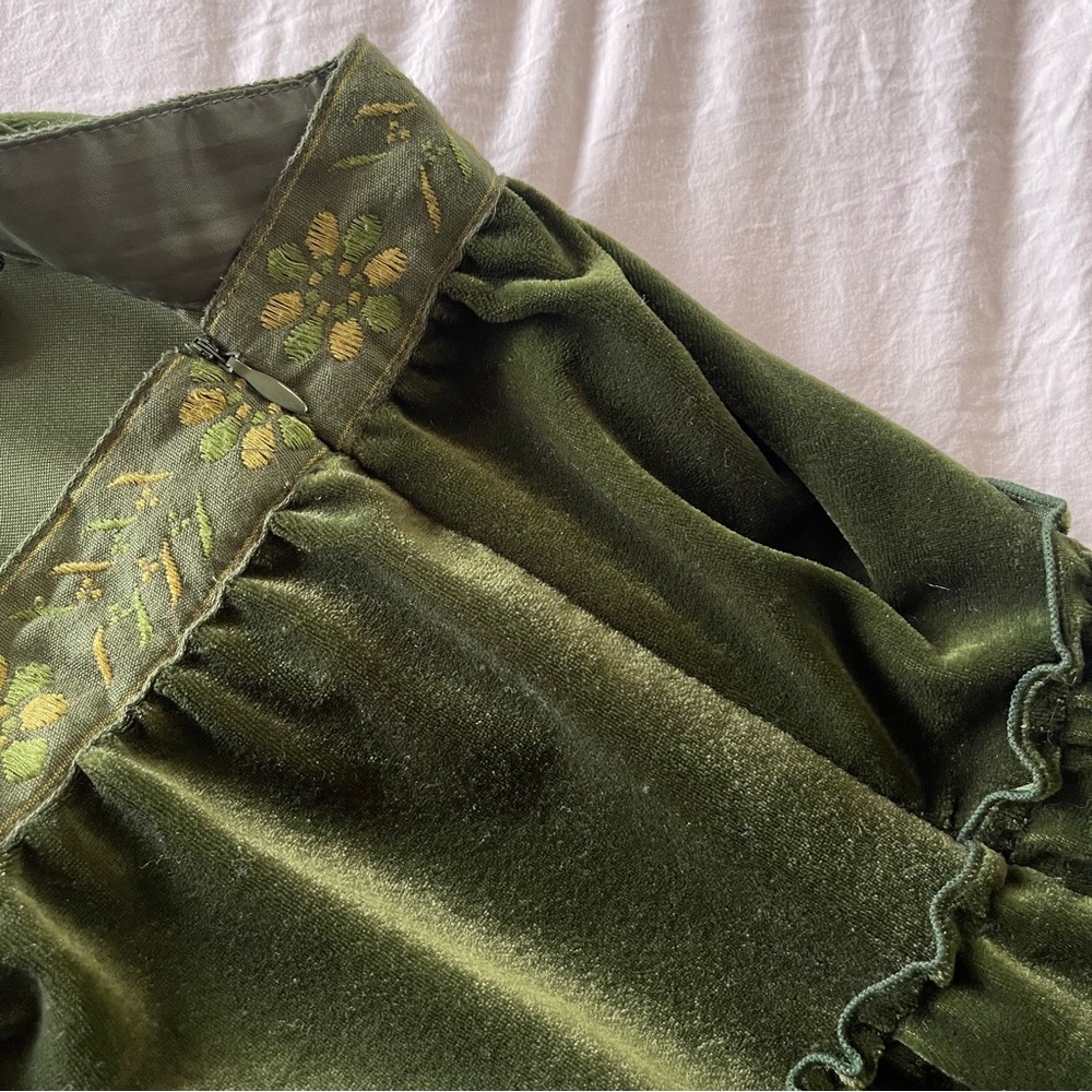 Vintage Y2K Green Velvet Renaissance Fairy Whimsigoth Embroidered Fairy Skirt - Picture 6 of 13